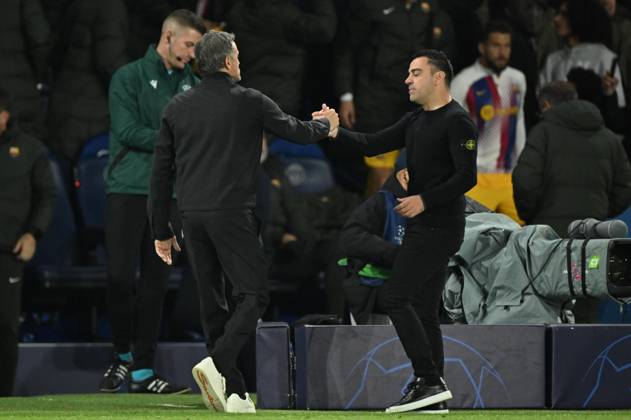 Paris Saint-Germain v Barcelona - UEFA Champions League PARIS, FRANCE - APRIL 10: Coaches Luis Enrique of PSG and Xavi of Barcelona greet each other at the end of the UEFA Champions League quarter finals first leg football match between Paris Saint-Germain and FC Barcelona, Barca at Parc des Princes in Paris, France on April 10, 2024. Ile-de-France France. Editorial use only. Please get in touch for any other usage. Copyright: x2025xAnadoluxMustafaxYalcınx