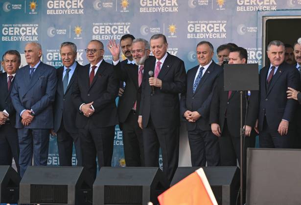Turkish President Recep Tayyip Erdogan MANISA, TURKIYE - FEBRUARY 27: Turkish President and Leader of Justice and Development (AK) Party Recep Tayyip Erdogan (C), and Turkish Youth and Sports Minister Osman Askin Bak (R), wave the crowd with the provincial and district mayoral candidates during the his party s rally at Cumhuriyet Square in Manisa, Turkiye on February 27, 2024. Manisa Turkey. Editorial use only. Please get in touch for any other usage. Copyright: x2025xAnadoluxMahmutxSerdarxAlakuÅüx