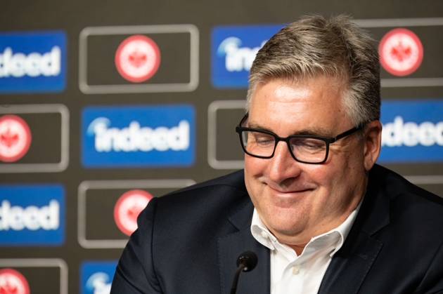 2025.08.22 xVVx Fussball 1. Bundesliga Eintracht Frankfurt Saisonauftakt-Pressekonferenz mit Vorstandssprecher Axel Hellmann v.l., IVorstandssprecher Axel Hellmann zeigt sich zufrieden, spricht zu den Journalisten (DFL DFB REGULATIONS PROHIBIT ANY USE OF PHOTOGRAPHS as IMAGE SEQUENCES and or QUASI-VIDEO) Copyright: JoaquimxFerreira