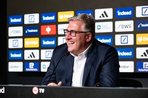 2025.08.22 xVVx Fussball 1. Bundesliga Eintracht Frankfurt Saisonauftakt-Pressekonferenz mit Vorstandssprecher Axel Hellmann v.l.,Vorstandssprecher Axel Hellmann zeigt sich zufrieden (DFL DFB REGULATIONS PROHIBIT ANY USE OF PHOTOGRAPHS as IMAGE SEQUENCES and or QUASI-VIDEO) Copyright: JoaquimxFerreira