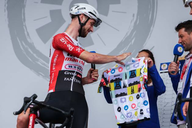 Radsport UCI ProSeries Men Elite LIDL Deutschland Tour 2025 Etappe 3 Arnsberg - Kassel am 23.08.2025 Jonas Rutsch ( INTERMARCHE - WANTY ) erhält das Community Jersey
