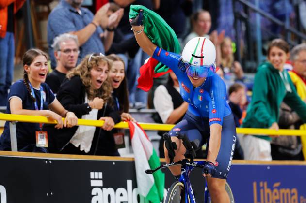 2025 UCI Junior Track World Championships Picture by Alex Whitehead SWpix.com - 20 08 2025 - Cycling - 2025 UCI Junior Track World Championships - Omnisport, Apeldoorn, Netherlands - Women Kilo Time Trial Final - Matilde Cenci (Italy) wins the Women Kilo Time Trial World Championship, WM, Weltmeisterschaft Copyright: x xSWpix.comx(t axPhotographyxHubxLtd)xAlexxWhitehead SWpix.comx SWP-3030-0935