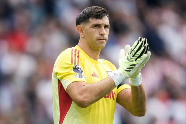 Premier League Brentford v Aston Villa Emiliano Martinez of Aston Villa during the Premier League match Brentford vs Aston Villa at The Gtech Community Stadium, London, United Kingdom, 23rd August 2025 (Photo by Harvey Murphy News Images) Copyright: xHarveyxMurphy NewsxImagesx