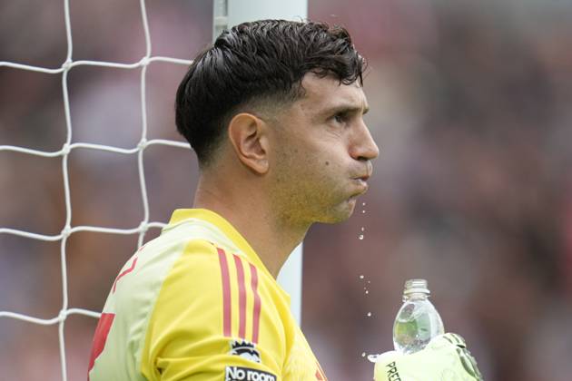 Premier League Brentford v Aston Villa Emiliano Martinez of Aston Villa during the Premier League match Brentford vs Aston Villa at The Gtech Community Stadium, London, United Kingdom, 23rd August 2025 (Photo by Harvey Murphy News Images) Copyright: xHarveyxMurphy NewsxImagesx