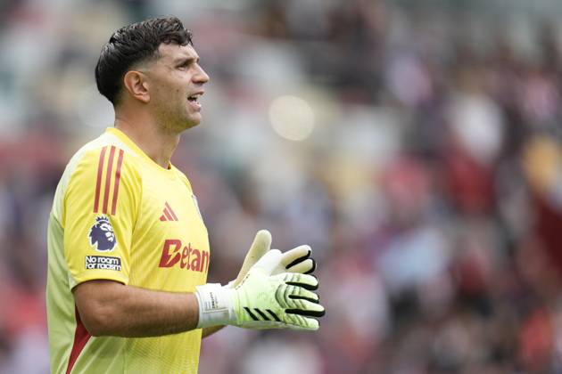 Premier League Brentford v Aston Villa Emiliano Martinez of Aston Villa during the Premier League match Brentford vs Aston Villa at The Gtech Community Stadium, London, United Kingdom, 23rd August 2025 (Photo by Harvey Murphy News Images) Copyright: xHarveyxMurphy NewsxImagesx