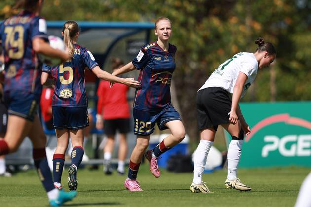SZCZECIN, 24.08.2025 MECZ EKSTRALIGI KOBIET W PILCE NOZNEJ -- WOMENS EKSTRALIGA MATCH POGON SZCZECIN - REKORD BIELSKO-BIALA NZ LENA SWIRSKA TUZ PO ZDOBYCIU GOLA NA 2:2 FOT. KRZYSZTOF CICHOMSKI NEWSPIX.PL --- newspix.pl