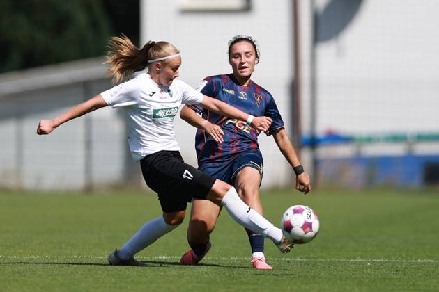 SZCZECIN, 24.08.2025 MECZ EKSTRALIGI KOBIET W PILCE NOZNEJ -- WOMENS EKSTRALIGA MATCH POGON SZCZECIN - REKORD BIELSKO-BIALA NZ KINGA NIESLANCZYK, ZUZANNA RADOCHONSKA FOT. KRZYSZTOF CICHOMSKI NEWSPIX.PL --- newspix.pl