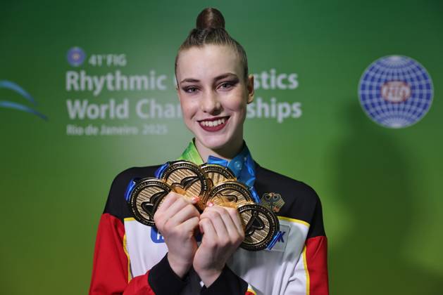 Darja Varfolomeev, GER, presenting her five gold medals after 2025 World Rhythmic gymnastics, Rhythmische Sportgymnastik, RSG championships in Rio de Janeiro; 24 08 2025;