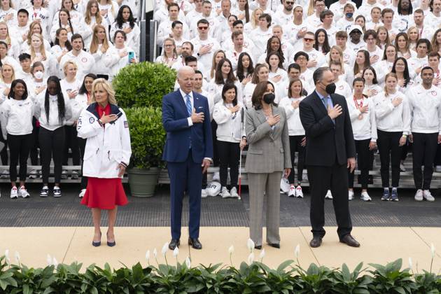 May 4, 2022, Washington, District of Columbia, USA: United States President Joe Biden, first lady Dr. Jill Biden, United States Vice President Kamala Harris and second gentleman Doug Emhoff sing the national anthem while welcoming Team USA to the White House to celebrate their participation Tokyo 2020 Summer Olympic and Paralympic Games and Beijing 2022 Winter Olympic and Paralympic Games, at the White House in Washington, DC on May 4, 2022 Copyright: xChrisxKleponisx