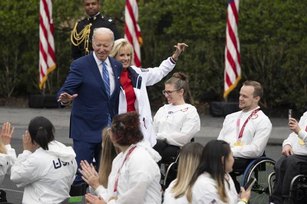 May 4, 2022, Washington, District of Columbia, USA: United States President Joe Biden and first lady Dr. Jill Biden arrive to celebrate U.S. athletes participation in the Tokyo 2020 Summer Olympic and Paralympic Games and Beijing 2022 Winter Olympic and Paralympic Games, at the White House in Washington, DC on May 4, 2022 Copyright: xChrisxKleponisx