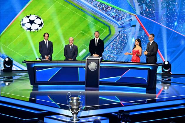 Kaka, Giorgio Marchetti, le secrétaire général de l UEFA, Zlatan Ibrahimovic, Reshmin Chowdhury et Pedro Pinto, les présentateurs de la soirée, durant le tirage au sort de la phase de ligue de la Champions League 2025 - 2026, au Grimaldi Forum à Monaco, le 28 août 2025 Bruno Bebert Bestimage Draw for the group stage of the 2025–2026 UEFA Champions League at the Grimaldi Forum in Monaco on august 28th 2025 Monaco Monaco Copyright: xBrunoxBebertx xBestimagexBrunoxBebertx xBestimagex