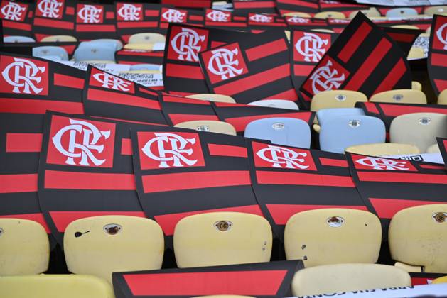 Flamengo x Gremio RIO DE JANEIRO, RJ - 31.08.2025: FLAMENGO X GREMIO - Preparations for the mosaic during Flamengo x Gremio held at the Maracana Stadium, for the 22nd round of the 2025 Brazilian Championship, on the afternoon of this Sunday (31), in Rio de Janeiro, RJ (Photo: Celso Pupo Fotoarena) x2797609x CelsoxPupo