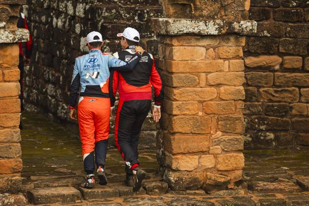 AUTO - WRC, Motorsport Rallye, WM - RALLY DEL PARAGUAY 2025 MARTIN Scott, Toyota GR Yaris Rally1, portrait, WYDAEGHE Martijn, Hyundai I20 Rally1, portrait during the 2025 Rally del Paraguay, 10th round of the 2025 WRC World Rally Car Championship, from August 28 to 31, 2025 at Encarnacion, Itapua, Paraguay - EncarnacionParaguay Copyright: xNikosxKatikisx