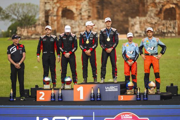 AUTO - WRC, Motorsport Rallye, WM - RALLY DEL PARAGUAY 2025 OGIER Sebastien, Toyota GR Yaris Rally1, portrait, EVANS Elfyn, Toyota GR Yaris Rally1, portrait, NEUVILLE Thierry, Hyundai I20 Rally1, portrait, podium, portrait during the 2025 Rally del Paraguay, 10th round of the 2025 WRC World Rally Car Championship, from August 28 to 31, 2025 at Encarnacion, Itapua, Paraguay - EncarnacionParaguay Copyright: xNikosxKatikisx