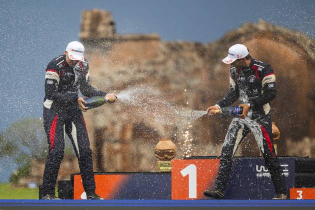 AUTO - WRC, Motorsport Rallye, WM - RALLY DEL PARAGUAY 2025 Matteo FONTANA, Alessandro ARNABOLDI, Ford Fiesta Rally3, podium, portrait during the 2025 Rally del Paraguay, 10th round of the 2025 WRC World Rally Car Championship, from August 28 to 31, 2025 at Encarnacion, Itapua, Paraguay - EncarnacionParaguay Copyright: xNikosxKatikisx