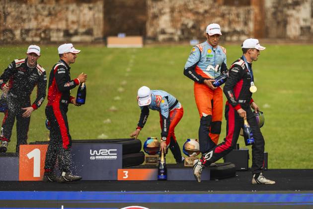 AUTO - WRC, Motorsport Rallye, WM - RALLY DEL PARAGUAY 2025 OGIER Sebastien, Toyota GR Yaris Rally1, portrait, EVANS Elfyn, Toyota GR Yaris Rally1, portrait, NEUVILLE Thierry, Hyundai I20 Rally1, portrait, podium, portrait during the 2025 Rally del Paraguay, 10th round of the 2025 WRC World Rally Car Championship, from August 28 to 31, 2025 at Encarnacion, Itapua, Paraguay - EncarnacionParaguay Copyright: xNikosxKatikisx