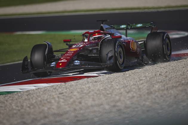 F1 - ITALIAN GRAND PRIX 2025 16 LECLERC Charles (mco), Scuderia Ferrari SF-25, action during the 2025 Formula 1 Pirelli Grand Premio d™Italia, 2025 Italian Grand Prix, 16th round of the 2025 FIA Formula One World Championship, WM, Weltmeisterschaft from September 5 to 7, 2025 on the Autodromo Nazionale Monza, in Monza, Italy - MonzaItaly Copyright: xXavixBonillax