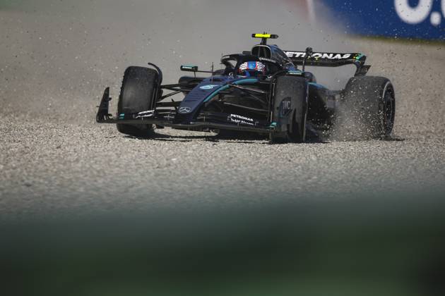 F1 - ITALIAN GRAND PRIX 2025 12 KIMI ANTONELLI Andrea (ita), Mercedes AMG F1 Team W16, action crash, accident, during the 2025 Formula 1 Pirelli Grand Premio d™Italia, 2025 Italian Grand Prix, 16th round of the 2025 FIA Formula One World Championship, WM, Weltmeisterschaft from September 5 to 7, 2025 on the Autodromo Nazionale Monza, in Monza, Italy - MonzaItaly  Copyright: xXavixBonillax
