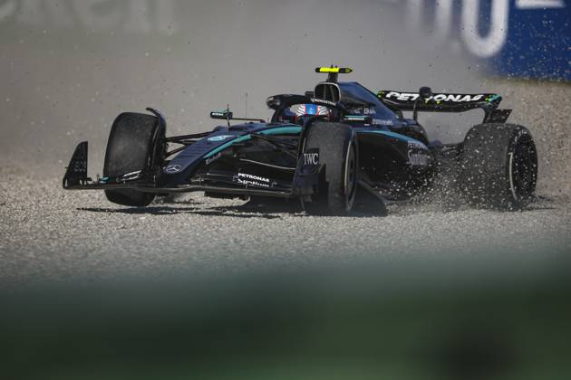 F1 - ITALIAN GRAND PRIX 2025 12 KIMI ANTONELLI Andrea (ita), Mercedes AMG F1 Team W16, action crash, accident, during the 2025 Formula 1 Pirelli Grand Premio d™Italia, 2025 Italian Grand Prix, 16th round of the 2025 FIA Formula One World Championship, WM, Weltmeisterschaft from September 5 to 7, 2025 on the Autodromo Nazionale Monza, in Monza, Italy - MonzaItaly  Copyright: xXavixBonillax