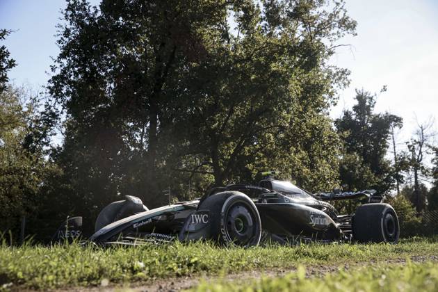 F1 - ITALIAN GRAND PRIX 2025 12 KIMI ANTONELLI Andrea (ita), Mercedes AMG F1 Team W16, crash, accident, during the 2025 Formula 1 Pirelli Grand Premio d™Italia, 2025 Italian Grand Prix, 16th round of the 2025 FIA Formula One World Championship, WM, Weltmeisterschaft from September 5 to 7, 2025 on the Autodromo Nazionale Monza, in Monza, Italy - MonzaItaly  Copyright: xXavixBonillax