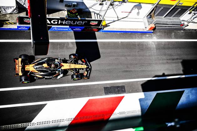 September 6, 2025, Piombino, Piombino, Italy: 81 Oscar Piastri Of The Team Mclaren Formula 1 Team, Mclaren Mercedes MCL39,They Face Practice Session,During Fia Formula One World Championship, WM, Weltmeisterschaft Formula 1 Pirelli Gran Premio d Italia 2025, 06 September, In Monza,Italy Piombino Italy - ZUMAb336 20250906_zsp_b336_015 Copyright: xLucaxBarsalix