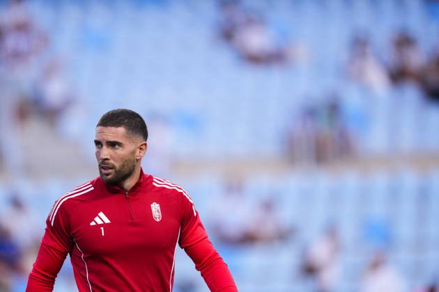 September 6, 2025, Malaga, Malaga, SPAIN: Luca Zidane of Granada CF warms up during the Spanish league, LaLiga Hypermotion, football match played between Malaga CF and Granada CF at La Rosaleda stadium on September 6, 2025, in Malaga, Spain. Malaga SPAIN - ZUMAa181 20250906_zaa_a181_087 Copyright: xJoaquinxCorcherox