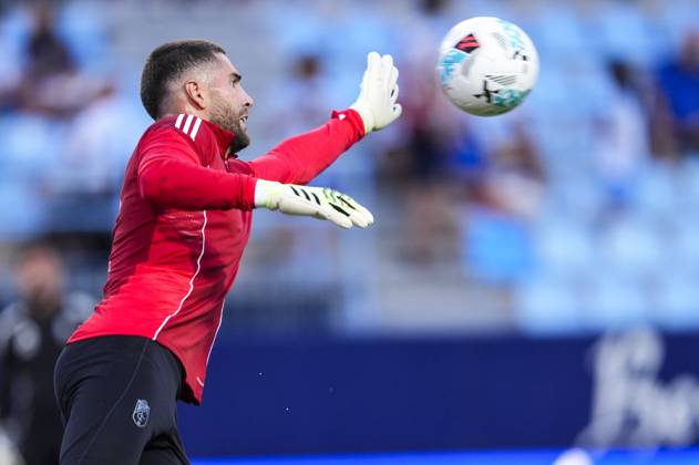 September 6, 2025, Malaga, Malaga, SPAIN: Luca Zidane of Granada CF warms up during the Spanish league, LaLiga Hypermotion, football match played between Malaga CF and Granada CF at La Rosaleda stadium on September 6, 2025, in Malaga, Spain. Malaga SPAIN - ZUMAa181 20250906_zaa_a181_098 Copyright: xJoaquinxCorcherox