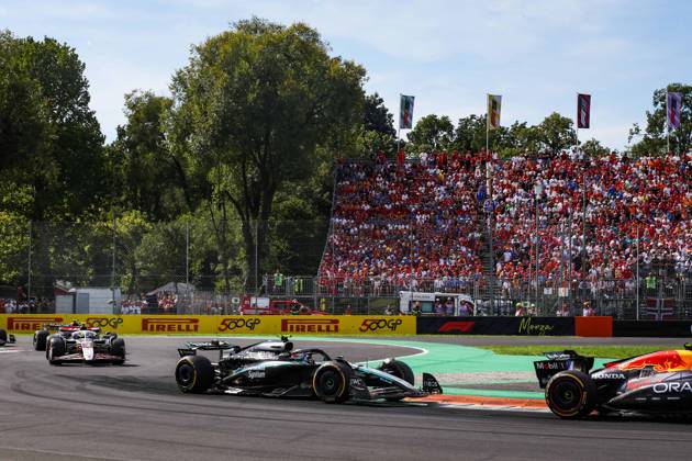 F1 - ITALIAN GRAND PRIX 2025 12 KIMI ANTONELLI Andrea (ita), Mercedes AMG F1 Team W16, action during the 2025 Formula 1 Pirelli Grand Premio d™Italia, 2025 Italian Grand Prix, 16th round of the 2025 FIA Formula One World Championship, WM, Weltmeisterschaft from September 5 to 7, 2025 on the Autodromo Nazionale Monza, in Monza, Italy - MonzaItaly  Copyright: xFLORENTxGOODENx