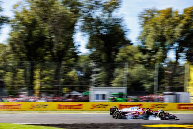 F1 - ITALIAN GRAND PRIX 2025 16 LECLERC Charles (mco), Scuderia Ferrari SF-25, action brakes, freins, tyres, pneus, tyre, pneu, during the 2025 Formula 1 Pirelli Grand Premio d™Italia, 2025 Italian Grand Prix, 16th round of the 2025 FIA Formula One World Championship, WM, Weltmeisterschaft from September 5 to 7, 2025 on the Autodromo Nazionale Monza, in Monza, Italy - MonzaItaly Copyright: xGERMAINxHAZARDx