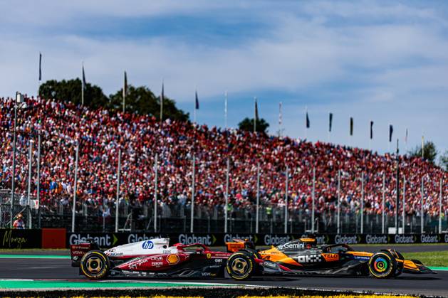 F1 - ITALIAN GRAND PRIX 2025 16 LECLERC Charles (mco), Scuderia Ferrari SF-25, action 81 PIASTRI Oscar (aus), McLaren F1 Team MCL39, action during the 2025 Formula 1 Pirelli Grand Premio d™Italia, 2025 Italian Grand Prix, 16th round of the 2025 FIA Formula One World Championship, WM, Weltmeisterschaft from September 5 to 7, 2025 on the Autodromo Nazionale Monza, in Monza, Italy - MonzaItaly Copyright: xGERMAINxHAZARDx