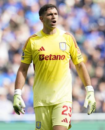Liverpool, England, 13th September 2025. Emiliano Martinez of Aston Villa during the Everton vs Aston Villa Premier League match at Hill Dickinson Stadium, Liverpool. Picture credit should read: Andrew Yates Sportimage EDITORIAL USE ONLY. No use with unauthorised audio, video, data, fixture lists, club league logos or live services. Online in-match use limited to 120 images, no video emulation. No use in betting, games or single club league player publications. SPI_040_AY_EVERTON_VILLA SPI-4134-0034