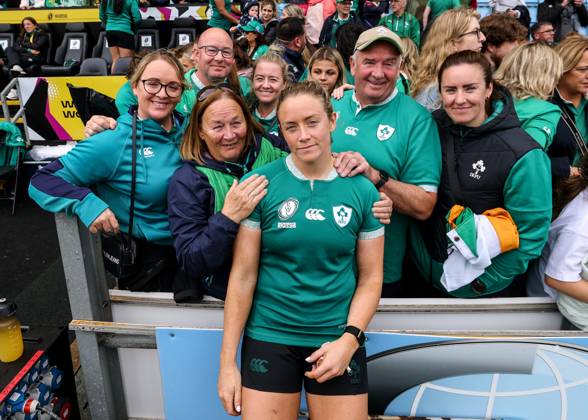 2025 Women s Rugby World Cup Quarter-Final, Sandy Park, Exeter, England 14 9 2025 France vs Ireland Ireland s Stacey Flood with her family after the game Stacey Flood with her family after the game 14 9 2025 Copyright: x INPHO BenxBradyx BB3_8141