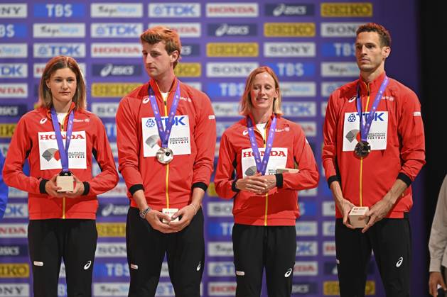 World Athletics Championships Tokyo 2025 - day 3 TOKYO, JAPAN - SEPTEMBER 15 : Borlee Dylan (BEL), Doom Alexander (BEL), Ponette Helena (BEL), and Vervaet Imke (BEL) during the medal ceremony of the 4x400m mixed on day 3 of the World Athletics Championships Tokyo 2025 on September 15, 2025 in Tokyo, Japan, 15 09 2025 Tokyo Japan  Copyright: xTomasxSiskx