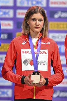 World Athletics Championships Tokyo 2025 - day 3 TOKYO, JAPAN - SEPTEMBER 15 : Ponette Helena (BEL) during the medal ceremony of the 4x400m mixed on day 3 of the World Athletics Championships Tokyo 2025 on September 15, 2025 in Tokyo, Japan, 15 09 2025 Tokyo Japan  Copyright: xTomasxSiskx