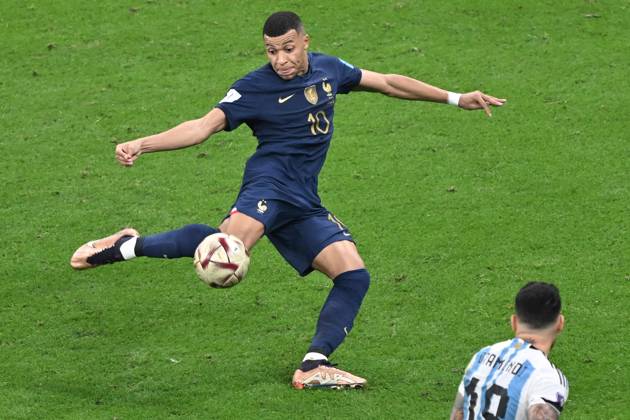 Argentina v France: Final - FIFA World Cup, WM, Weltmeisterschaft, Fussball Qatar 2022 LUSAIL CITY, QATAR - DECEMBER 18: Kylian Mbappe (10) of France in action during the FIFA World Cup Qatar 2022 Final match between Argentina and France at Lusail Stadium on December 18, 2022 in Lusail City, Qatar. Qatar World. Editorial use only. Please get in touch for any other usage.  Copyright: x2025xAnadoluxErcinxErtürkx