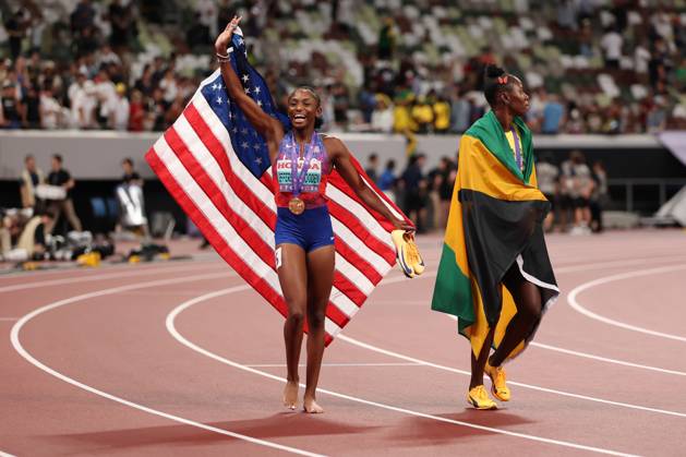 Day 7 - World Athletics Championships Tokyo 2025 Melissa Jefferson-Wooden of the USA celebrates with a Stars & Stripes after winning gold in the women s 200m final during the World Athletics Championships 2025 at the National Stadium in Tokyo, Japan, on September 19, 2025. Tokoyo Japan Copyright: xMIxNewsx originalFilename:fletcher-worldath250919_npOTB