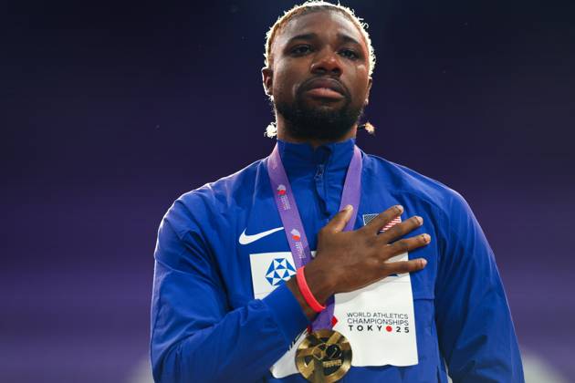 September 20, 2025, Shinjuku, Tokyo, Japan: An emotional NOAH LYLES of USA with tears running down his face celebrates with his Gold Medal in the Men s 200m Medal Ceremony at the Tokyo 2025 World Athletics Championships in Tokyo, Japan Shinjuku Japan - ZUMAc179 20250920_zep_c179_014 Copyright: xMickaelxChavetx