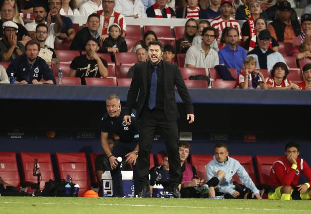 Atletico Madrid v Club Brugge - UEFA Champions League MADRID, SPAIN - OCTOBER 12: Club Brugge coach Carl Hoefkens gestures during the UEFA Champions League Group B football match between Atletico Madrid and Club Brugge at Civitas Metropolitano Stadium in Madrid, Spain on October 12, 2022. Madrid Spain. Editorial use only. Please get in touch for any other usage.  Copyright: x2025xAnadoluxBurakxAkbulutx