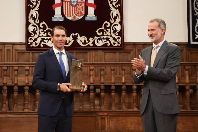 The King Presents The V Edition Of The camino Real Award To Rafael Nadal?????????????? MADRID, SPAIN - SEPTEMBER 20: (----EDITORIAL USE ONLY – MANDATORY CREDIT - ROYAL PALACE OF SPAIN HANDOUT - NO MARKETING NO ADVERTISING CAMPAIGNS - DISTRIBUTED AS A SERVICE TO CLIENTS----) King Felipe VI (R) presents the Camino Real Award to tennis player Rafael Nadal (L), during its fifth edition, at the auditorium of the University of Alcala, on 20 September, 2022 in Alcala de Henares, Madrid, Spain. The Camino Real award has been granted by the Franklin Institute of the University of Alcala, which recognizes the professional work of Spaniards who in an outstanding and exemplary way project and enhance the positive image of Spain in the United States. The projection of the image of Spain in North America by the tennis player, means his triumph in the US Open (2019), as well as in previous editions of 2010, 2013, 2017 and in other tournaments played in North America. In addition, it is worth mentioning his personal involvement in different social actions from the Rafael Nadal Foundation, which integrates vulnerable minors or young people with intellectual disabilities. Madrid Spain. Editorial use only. Please get in touch for any other usage. Copyright: x2025xAnadoluxRoyalxPalacexofxSpainx