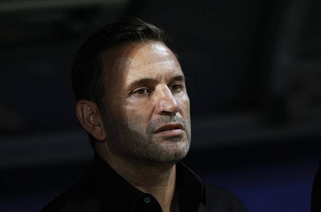 Kasimpasa v Galatasaray - Turkish Super Lig ISTANBUL, TURKIYE - SEPTEMBER 11: Head coach Okan Buruk of Galatasaray looks on prior to the Turkish Super Lig week 6 match between Kasimpasa and Galatasaray at Recep Tayyip Erdogan Stadium on September 11, 2022 in Istanbul, Turkiye. Istanbul Turkey. Editorial use only. Please get in touch for any other usage. Copyright: x2025xAnadoluxElifxÖztürkxÖzgöncüx