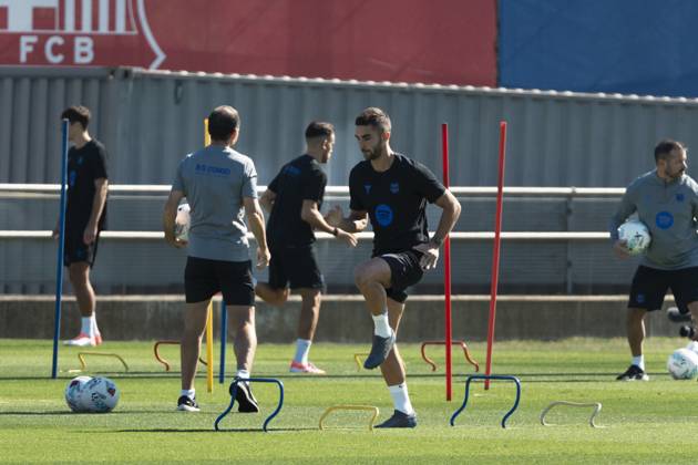 FC Barcelona, Barca Training Session Ferran Torres, a player of FC Barcelona, trains during the FC Barcelona training day ahead of the Spanish League, La Liga EA Sports, football match against Real Oviedo at Ciudad Esportiva Joan Gamper in Sant Joan Despi, Barcelona, Spain, on September 24, 2025. Barcelona Spain  Copyright: xRubenxDexLaxRosax originalFilename:delarosa-training250924_np8CT