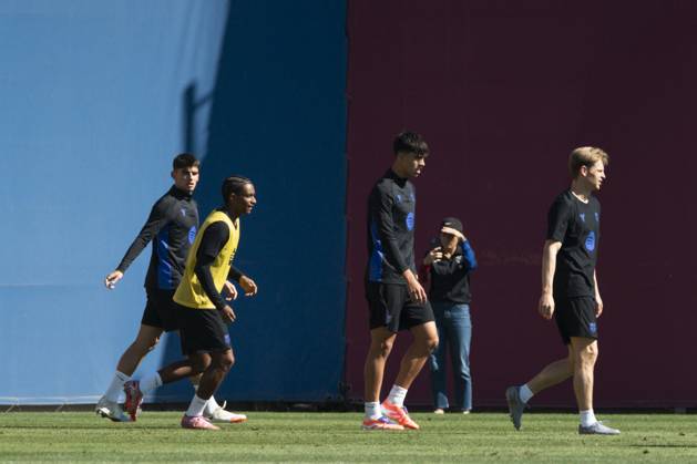 FC Barcelona, Barca Training Session Frankie de Jong, Alejandro Balde, Gerard Martin, and Marc Bernal are players of FC Barcelona during the training day of FC Barcelona ahead of the Spanish League, La Liga EA Sports, football match against Real Oviedo at Ciudad Esportiva Joan Gamper on September 24, 2025, in Sant Joan Despi, Barcelona, Spain. Barcelona Spain  Copyright: xRubenxDexLaxRosax originalFilename:delarosa-training250924_np793