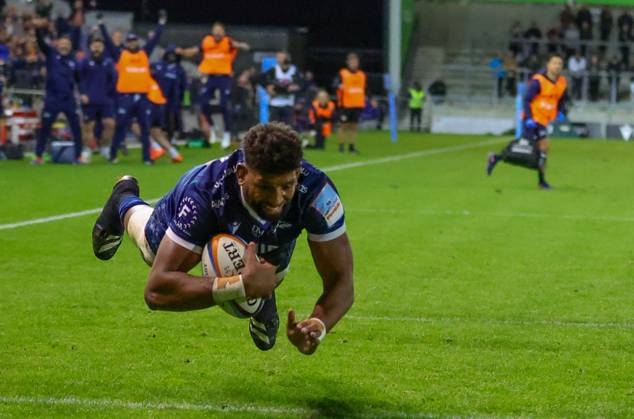 25th September 2025; CorpAcq Stadium, Salford, Lancashire, England; English Premiership Rugby, Sale Sharks versus Gloucester; Hyron Andrews of Sale Sharks after scoring in the 79th minute to secure a bonus point win  RogerxEvans Content restricted for UK based newspaper