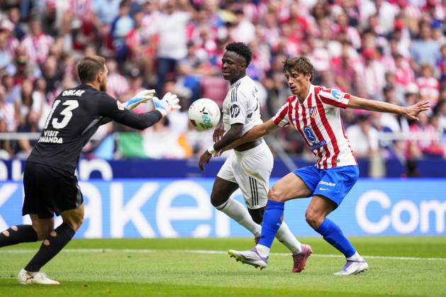 ESP: Atletico de Madrid - Real Madrid CF La Liga EA Sports. Date 7 Vinicius Junior of Real Madrid CF and Dean Huijsen of Real Madrid CF during the La Liga EA Sports match between Atletico de Madrid and Real Madrid CF played at Riyadh Metropolitano Stadium on September 27, 2025 in Madrid. kpng Copyright: xCesarxCebollax xPRESSINx PS_240927_ATM_RMA_2526_308
