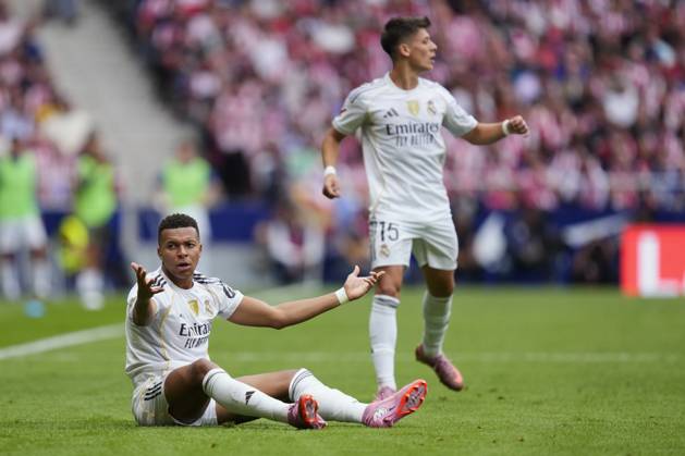 ESP: Atletico de Madrid - Real Madrid CF La Liga EA Sports. Date 7 Kylian Mbappe and Arda Guler of Real Madrid CF during the La Liga EA Sports match between Atletico de Madrid and Real Madrid CF played at Riyadh Metropolitano Stadium on September 27, 2025 in Madrid. kpng Copyright: xCesarxCebollax xPRESSINx PS_240927_ATM_RMA_2526_433