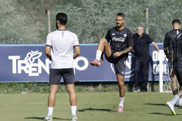 Training session SSC Napoli Napoli s Italian defender Leonardo Spinazzola during the final training session before the UEFA Champions League match against Sporting Clube de Portugal at the SSC Napoli Training Centre on 30 September 2025 in Castel Volturno, Italy. _BPH8266 Copyright: xAntonioxBalascox