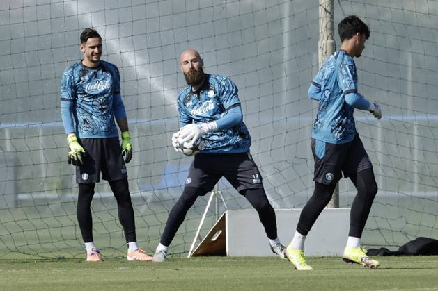 Training session SSC Napoli Napoli s Serbian goalkeeper Vanja Milinkovic Savic during the final training session before the UEFA Champions League match against Sporting Clube de Portugal at the SSC Napoli Training Centre on 30 September 2025 in Castel Volturno, Italy. _BPH8355 Copyright: xAntonioxBalascox
