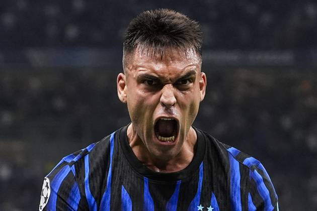 Inter MilanÕs Lautaro Martinez celebrates after scoring the 1-0 goal for his team during the Uefa Champions League soccer match, between Inter and Salvia Prague at the San Siro Stadium in Milan, Italy - League phase Matchday 2 - September 30, 2025. - Soccer  Copyright: xFabioxFerrari LaPressex
