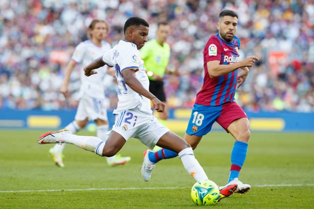 FC Barcelona, Barca v Real Madrid CF - La Liga Santander BARCELONA, SPAIN - OCTOBER 24: Rodrygo of Real Madrid (L) during the La Liga match between FC Barcelona and Real Madrid at Camp Nou in Barcelona on October 24, 2021 Catalonia Spain. Editorial use only. Please get in touch for any other usage. Copyright: x2025xAnadoluxAdriaxPuigx