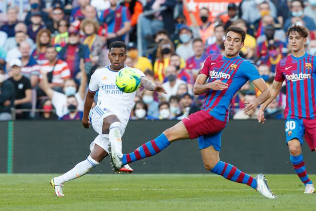 FC Barcelona, Barca v Real Madrid CF - La Liga Santander BARCELONA, SPAIN - OCTOBER 24: Rodrygo of Real Madrid (L) vies with Eric Garcia of FC Barcelona (R) during the La Liga match between FC Barcelona and Real Madrid at Camp Nou in Barcelona on October 24, 2021 Catalonia Spain. Editorial use only. Please get in touch for any other usage. Copyright: x2025xAnadoluxAdriaxPuigx